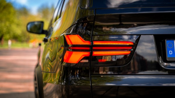 Voll LED 3D Lightbar Rückleuchten für BMW X5 E70 Bj. 07-10 Rot/Schwarz