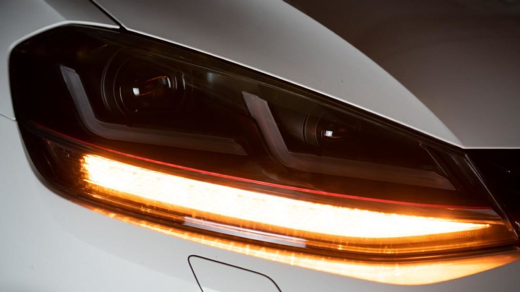 OSRAM LEDriving® Voll LED Scheinwerfer für VW Golf 7.5 VII Facelift Bj. 17-20 Schwarz Rot