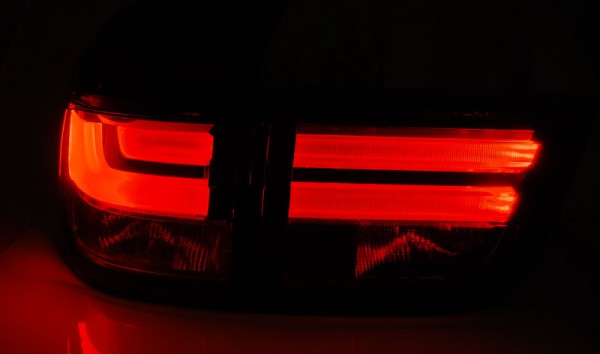 LED Lightbar Rückleuchten für BMW X5 E70 Bj. 07-10 Rot/Chrom