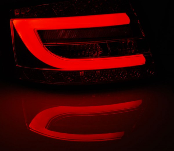 LED Lightbar Rückleuchten für Audi A6 C6 4F Limo Bj. 04-08 Rot/Chrom 7-PIN