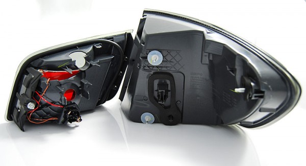 LED Lightbar Rückleuchten für BMW F10 Bj. 10-13 Rot/Chrom LED Blinker