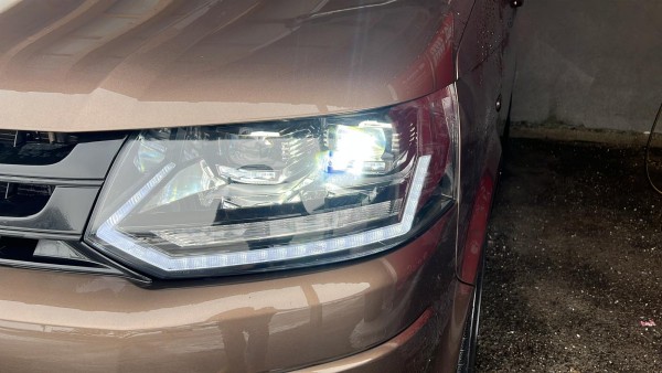 Voll LED Scheinwerfer Tagfahrlicht für VW T5 GP Facelift Bj. 10-15 Schwarz mit dynamischem LED Blink