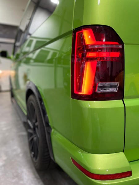 Voll LED Lightbar Rückleuchten für VW T6 Bj. 15-19 Rot/Smoke (Heckklappe / LED)